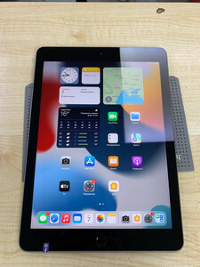 Apple iPad New 2018 Wi-Fi 128GB A1893