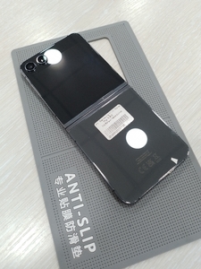 Мобільний телефон Samsung F731 Galaxy Flip 5 8/256GB