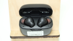 Bluetooth гарнитура JBL TUNE235NC