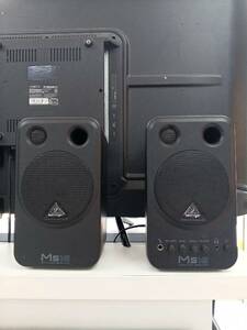 Студійний монітор Behringer MS16