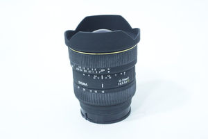Об' єктив Sigma 12-24ММD