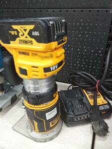 Фрезер акумуляторний DeWALT DCW600 + DCB184 + DCB1104