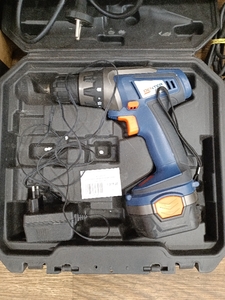 Шуруповерт аккумуляторный Dexter ML-CD33-120