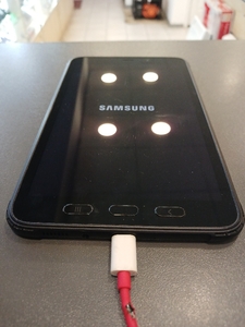 Планшет Samsung SM-T575 4/64