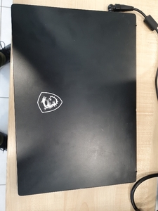 Ноутбук MSI